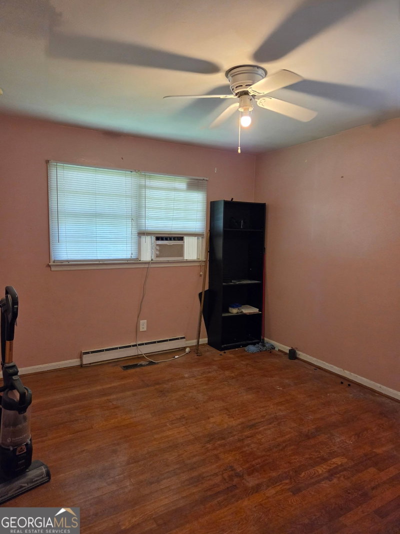 Photo 10 of 1702 Cardinal Road