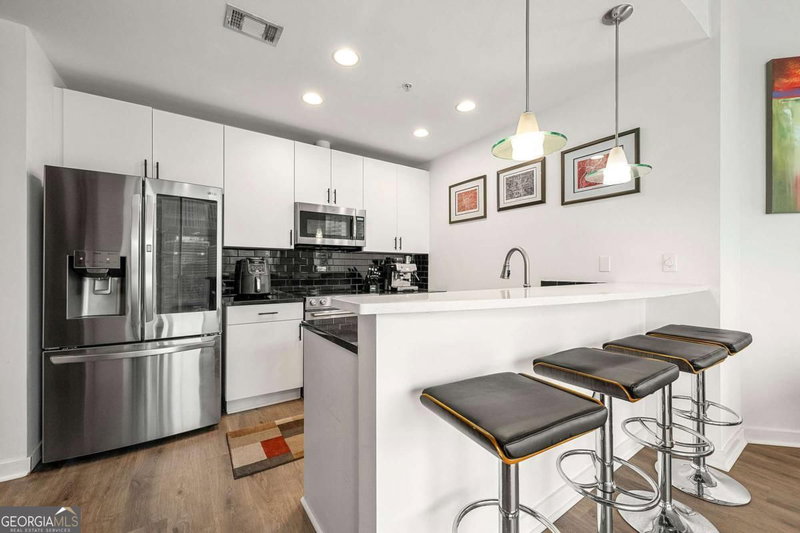 Photo 8 of 400 W Peachtree Street NW #2011