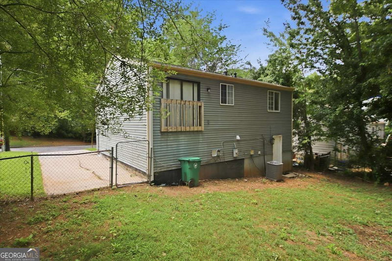 Photo 32 of 2116 Scarbrough Road