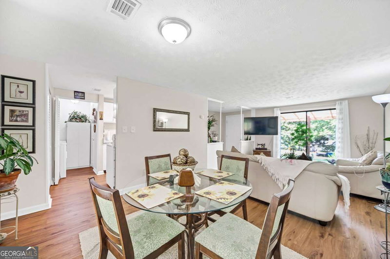 Photo 8 of 3184 Newcastle Way