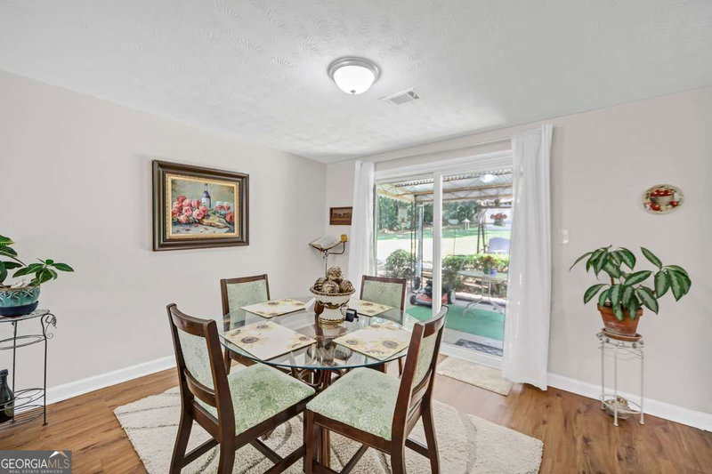 Photo 9 of 3184 Newcastle Way