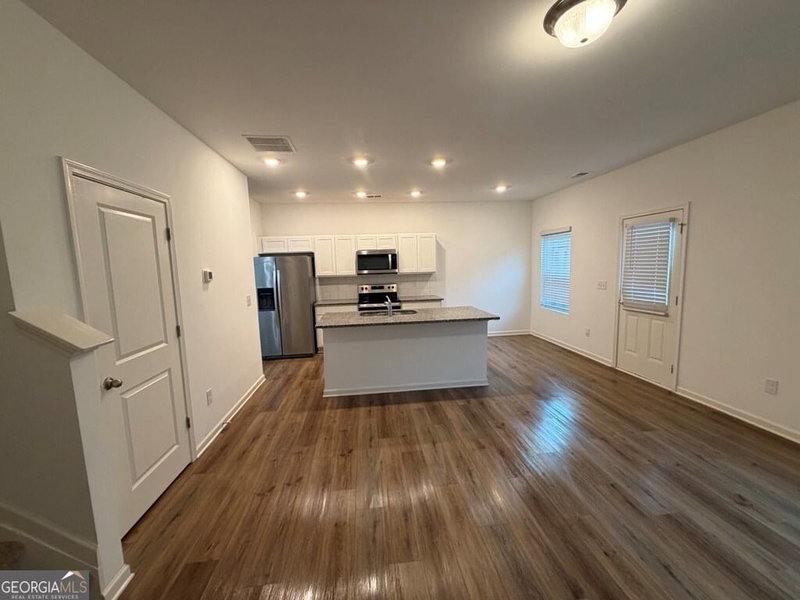 Photo 5 of 1410 Ben Park Way