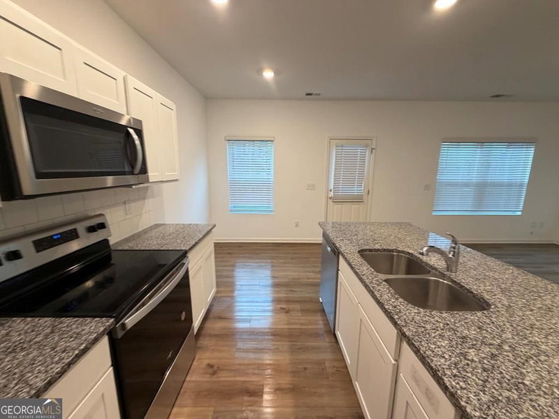 Photo 9 of 1410 Ben Park Way
