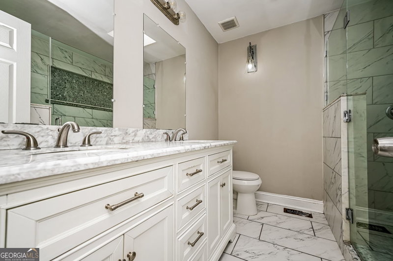 Photo 14 of 6155 Raleigh Oaks Court