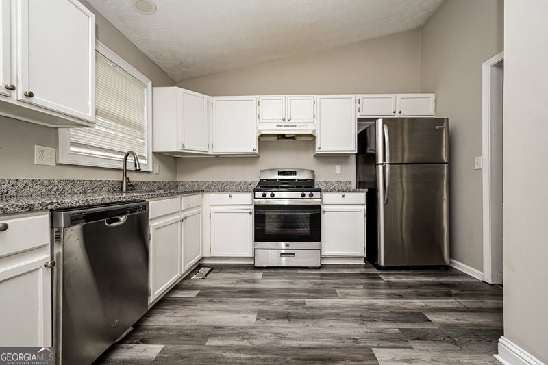 Photo 8 of 6155 Raleigh Oaks Court