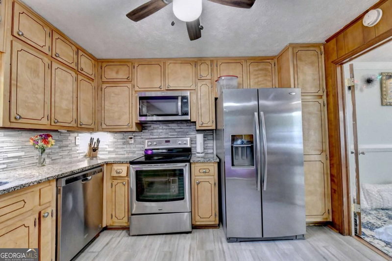 Photo 14 of 3900 Greystone Court W
