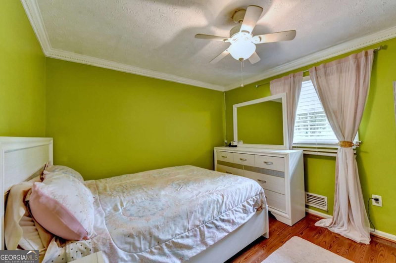 Photo 21 of 3900 Greystone Court W