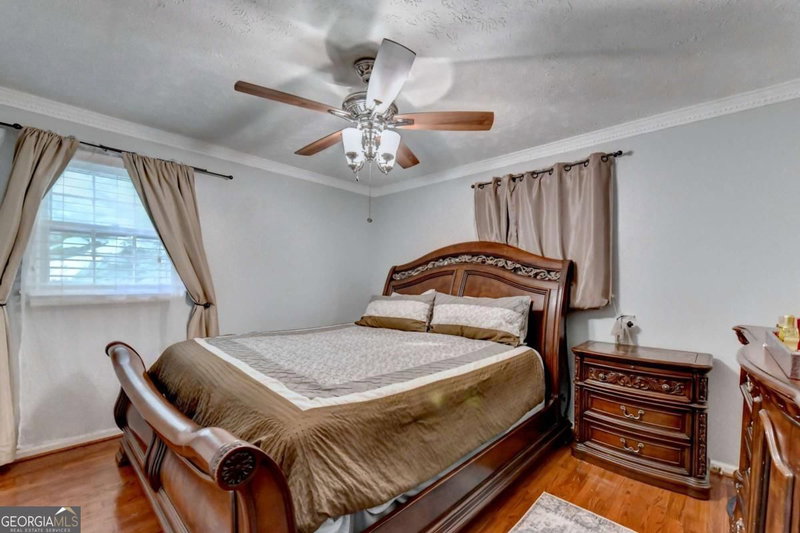 Photo 28 of 3900 Greystone Court W