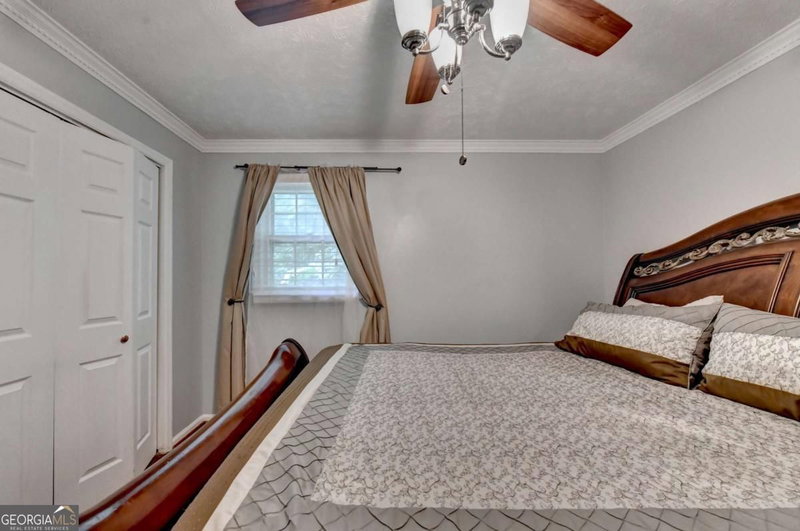 Photo 29 of 3900 Greystone Court W