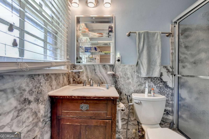 Photo 31 of 3900 Greystone Court W