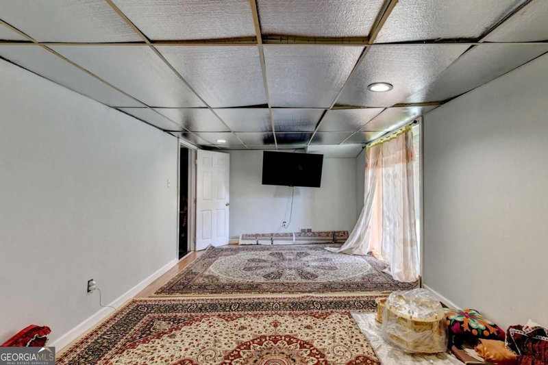 Photo 35 of 3900 Greystone Court W