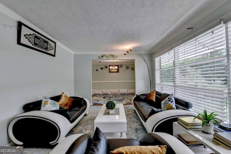 Photo 8 of 3900 Greystone Court W