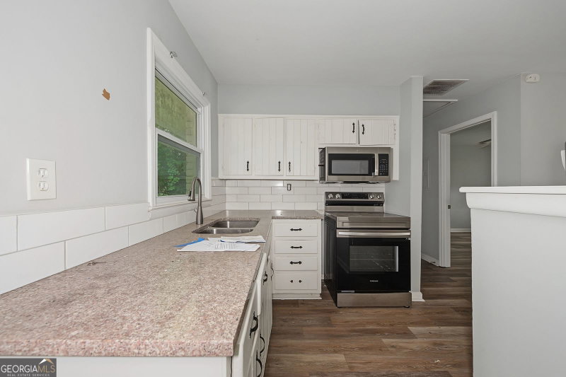 Photo 5 of 2159 Dresden Drive NE