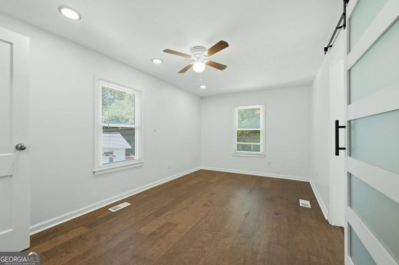 Photo 20 of 181 Barfield Avenue SW