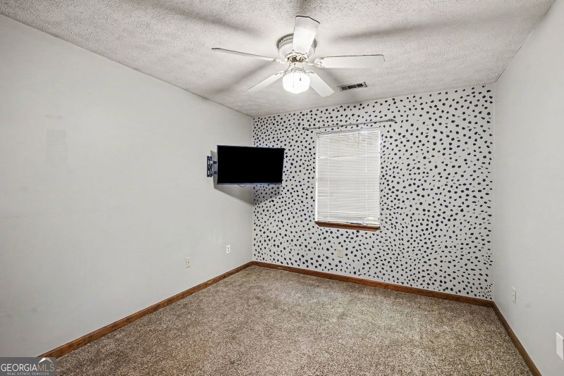 Photo 19 of 3011 Menlo Park Drive