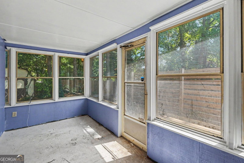 Photo 23 of 3011 Menlo Park Drive
