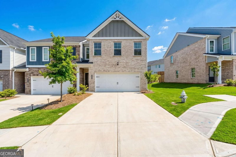 2568 Swan Lake Drive, Grayson