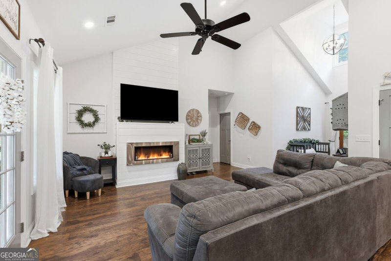 Photo 6 of 70 Stone Hearth Drive