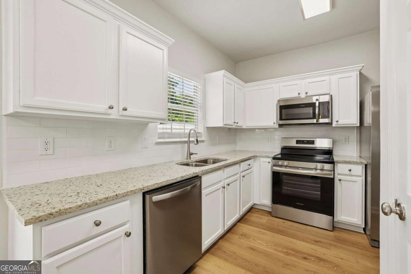 Photo 10 of 332 Azalea Circle