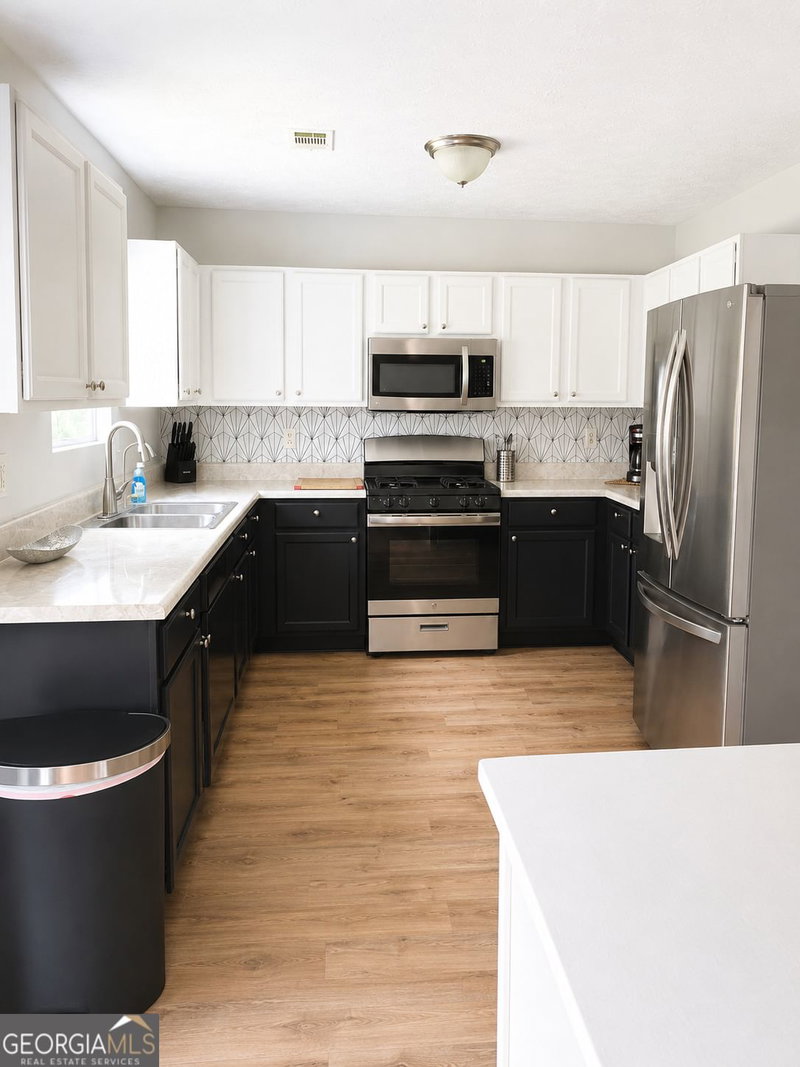 Photo 9 of 6009 Riveroak Terrace