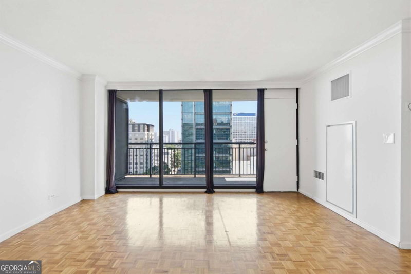 Photo 11 of 620 Peachtree Street NE #1607