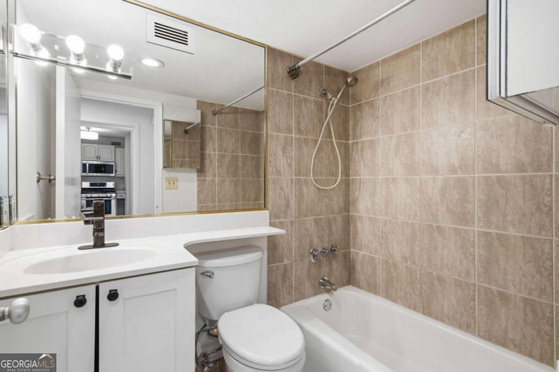 Photo 14 of 620 Peachtree Street NE #1607