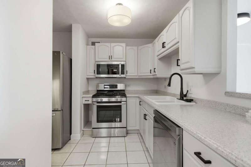 Photo 6 of 620 Peachtree Street NE #1607