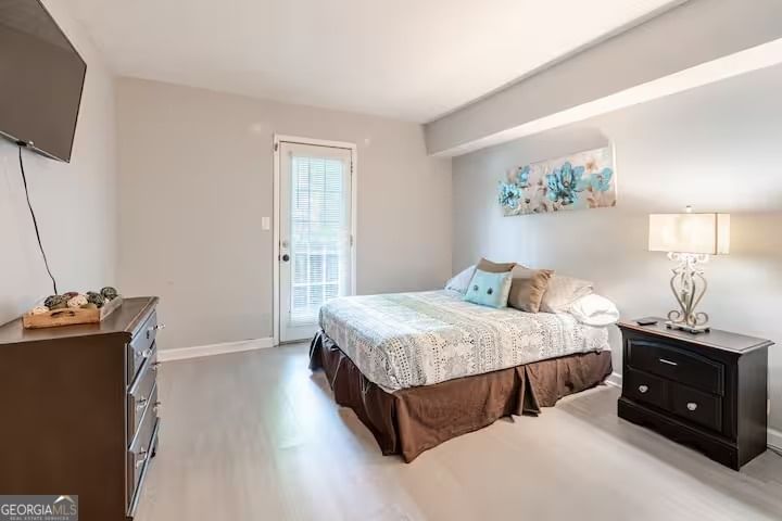 Photo 7 of 1312 Brockett Place