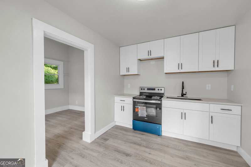 Photo 11 of 1053 Metropolitan Parkway