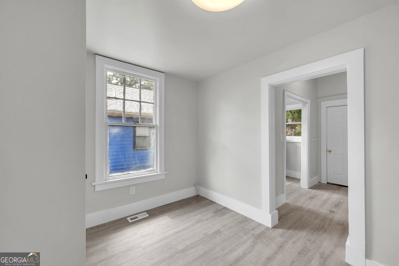 Photo 15 of 1053 Metropolitan Parkway