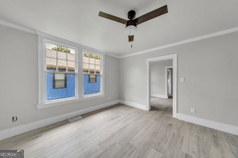 Photo 5 of 1053 Metropolitan Parkway