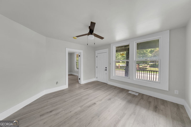 Photo 6 of 1053 Metropolitan Parkway