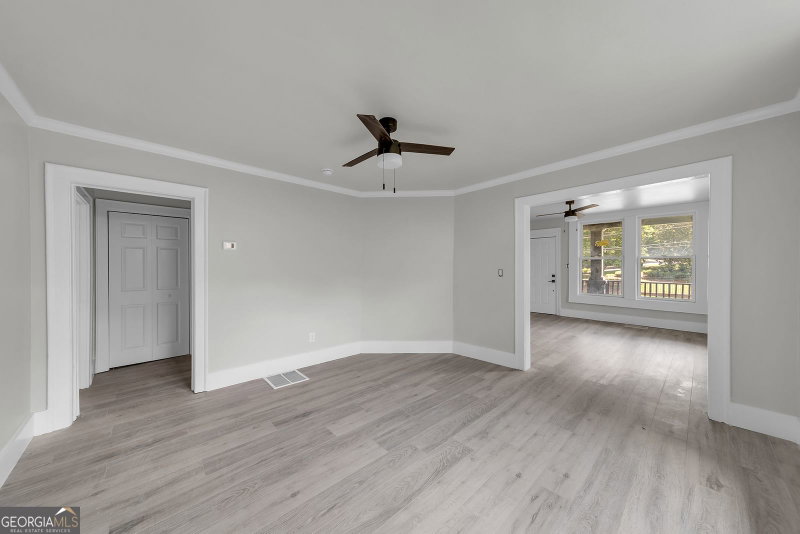 Photo 7 of 1053 Metropolitan Parkway