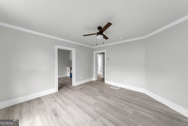Photo 9 of 1053 Metropolitan Parkway