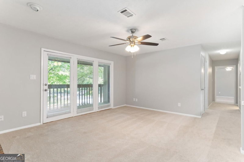 Photo 8 of 1009 McClelen Way