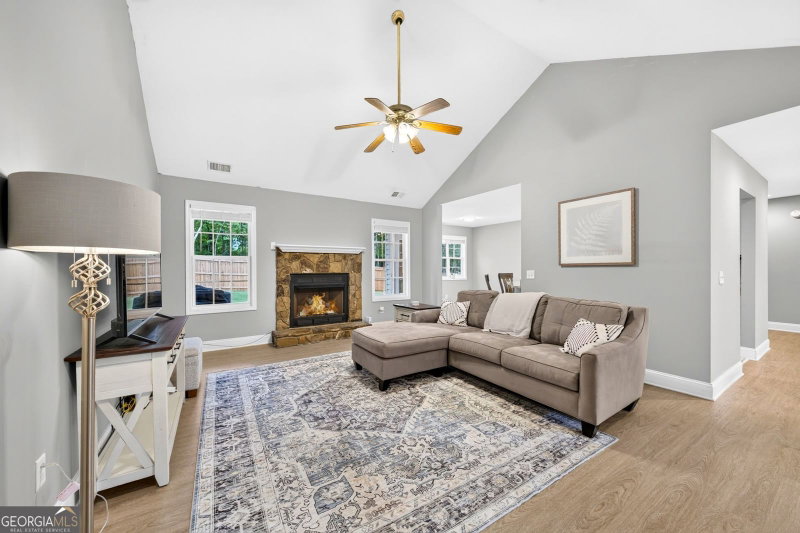 Photo 13 of 118 Rockwind Way