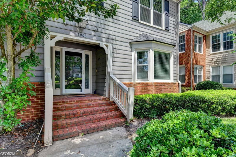 Photo 5 of 1006 Camden Court