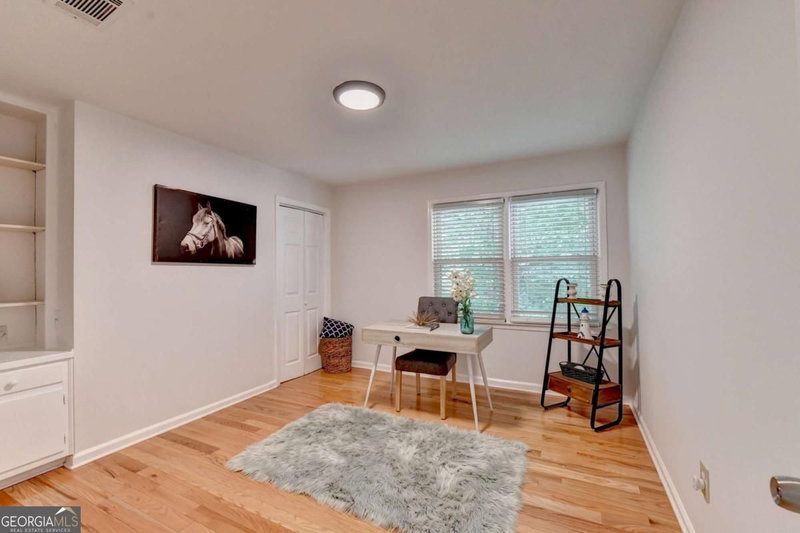 Photo 51 of 1006 Camden Court