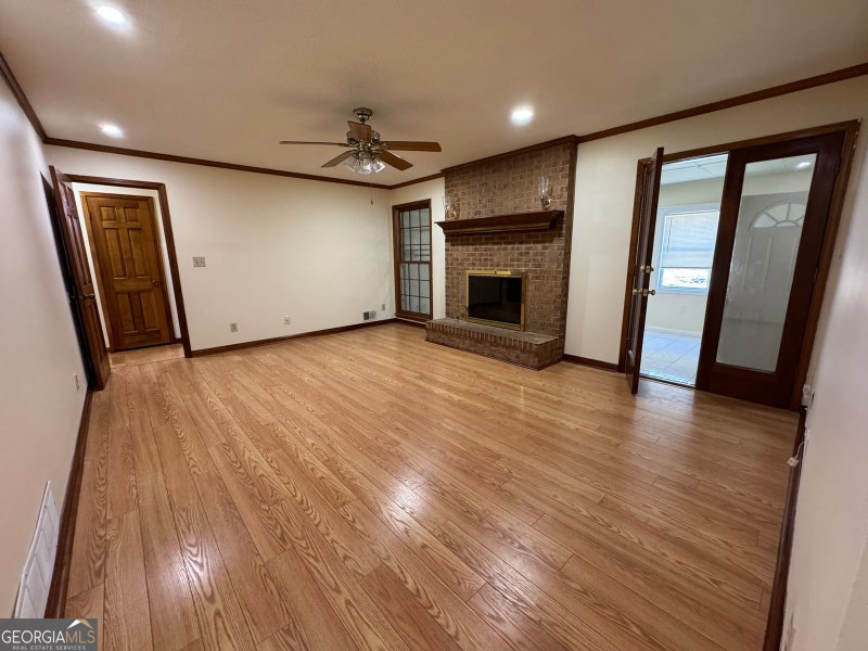 Photo 11 of 700 Ponderosa Court
