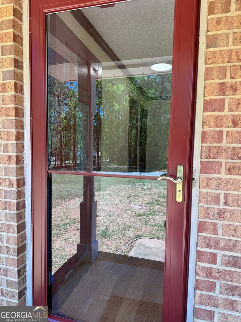 Photo 7 of 700 Ponderosa Court