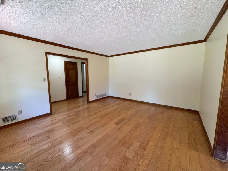 Photo 9 of 700 Ponderosa Court
