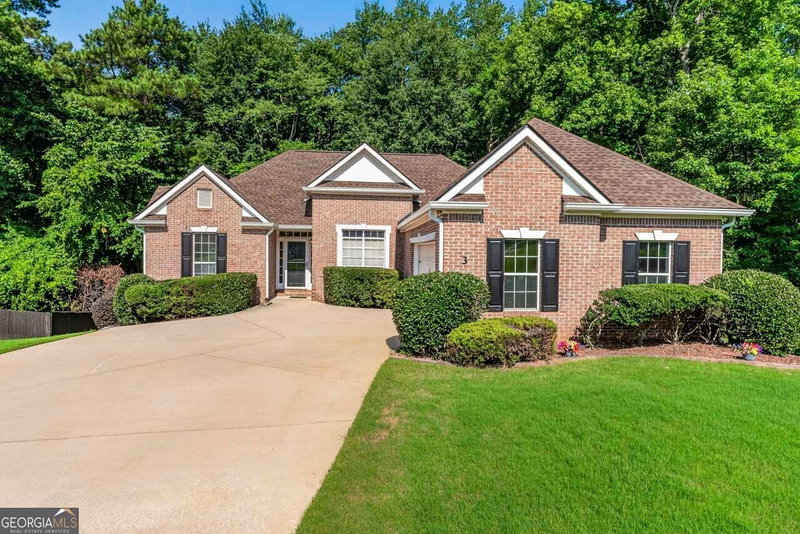 3 Kingsbrook Cove