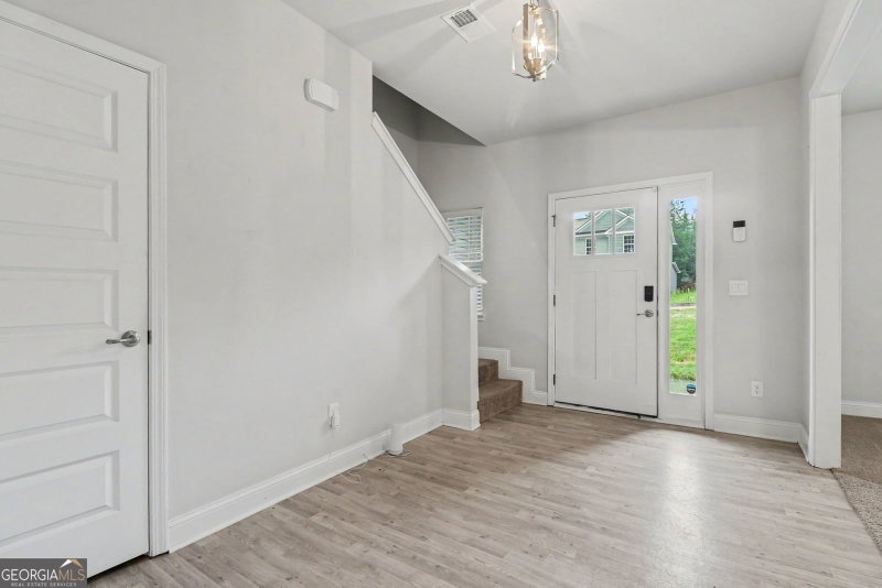Photo 5 of 731 Dawn Place