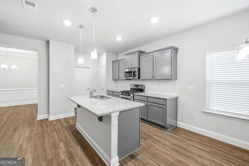 Photo 11 of 645 Skyview Drive