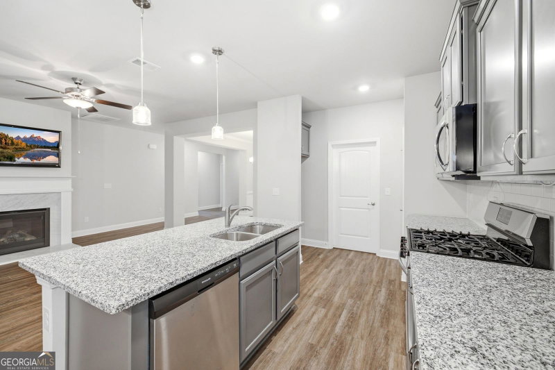 Photo 13 of 645 Skyview Drive