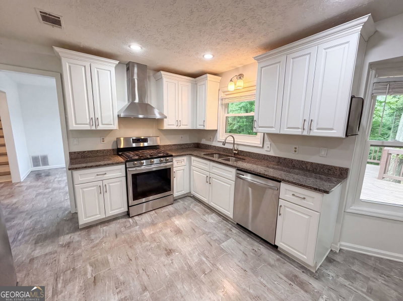 Photo 6 of 4378 Shady Drive NW