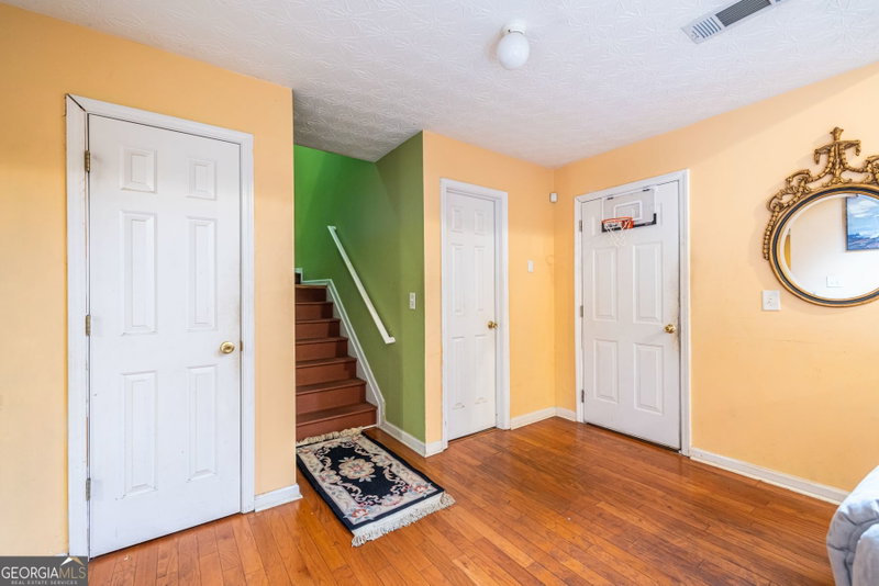 Photo 14 of 127 Resthaven Drive