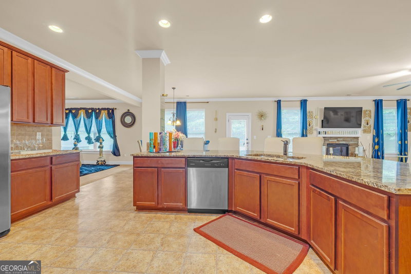 Photo 15 of 891 Lorrimont Lane