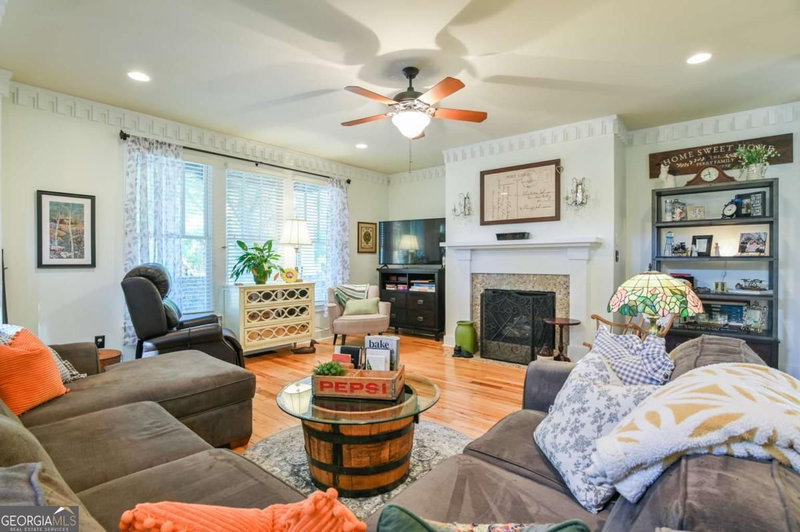 Photo 14 of 1060 Cobblestone Drive