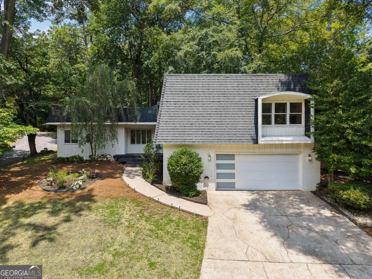 700 Cedar Knoll Drive, Roswell, GA 30076